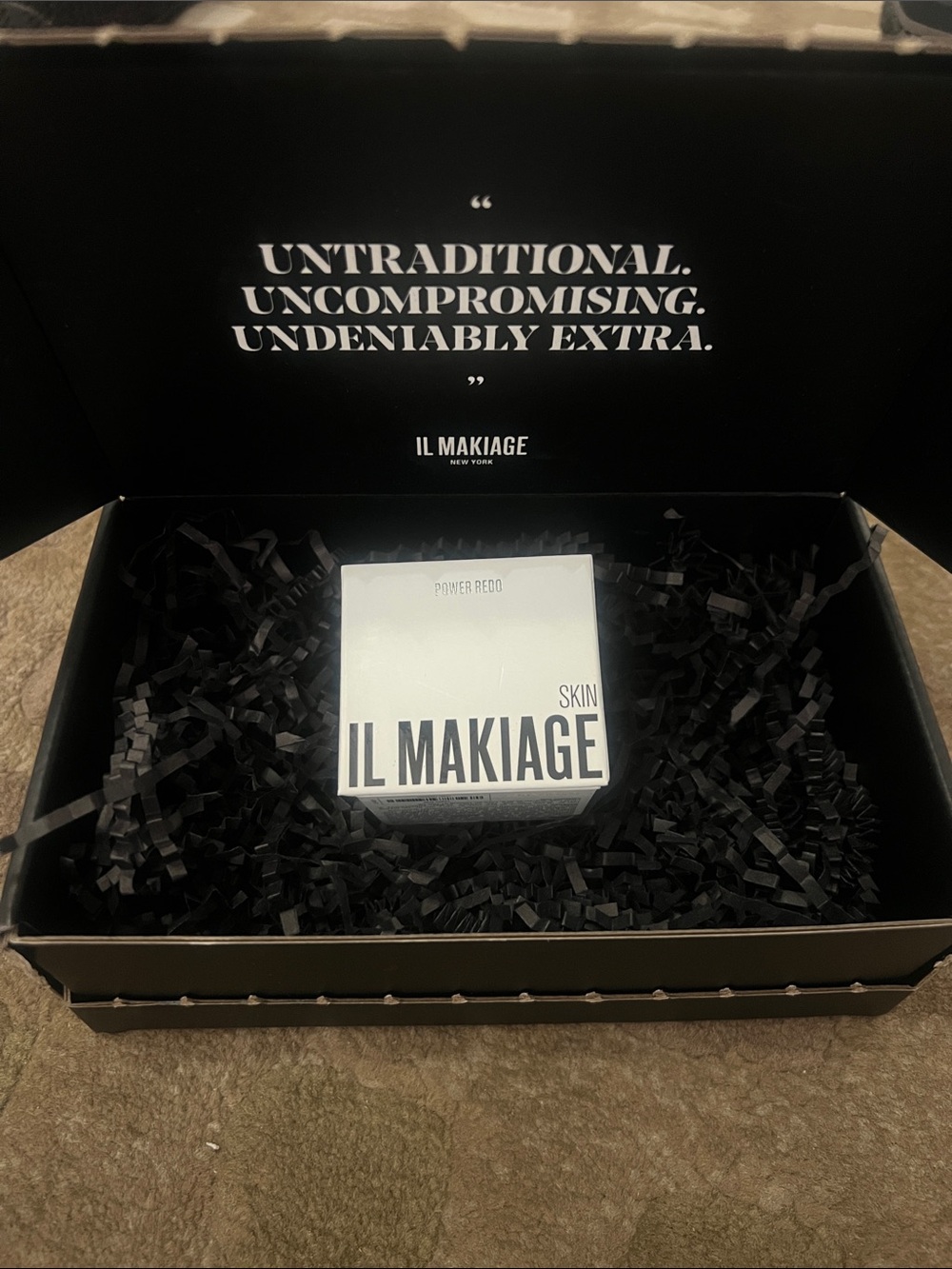 IL MAKIAGE Powder Redo skin care In box - NEW!